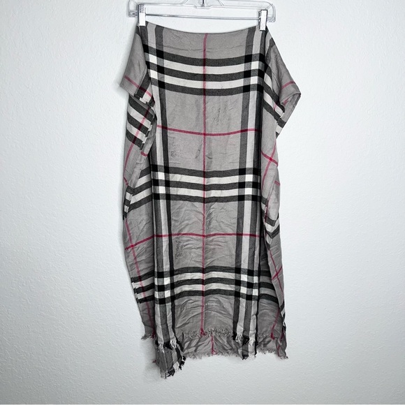 Burberry Scarf Vintage Cashmere Gray Plaid Fringe Large Rectangular Kimono R - Picture 1 of 9